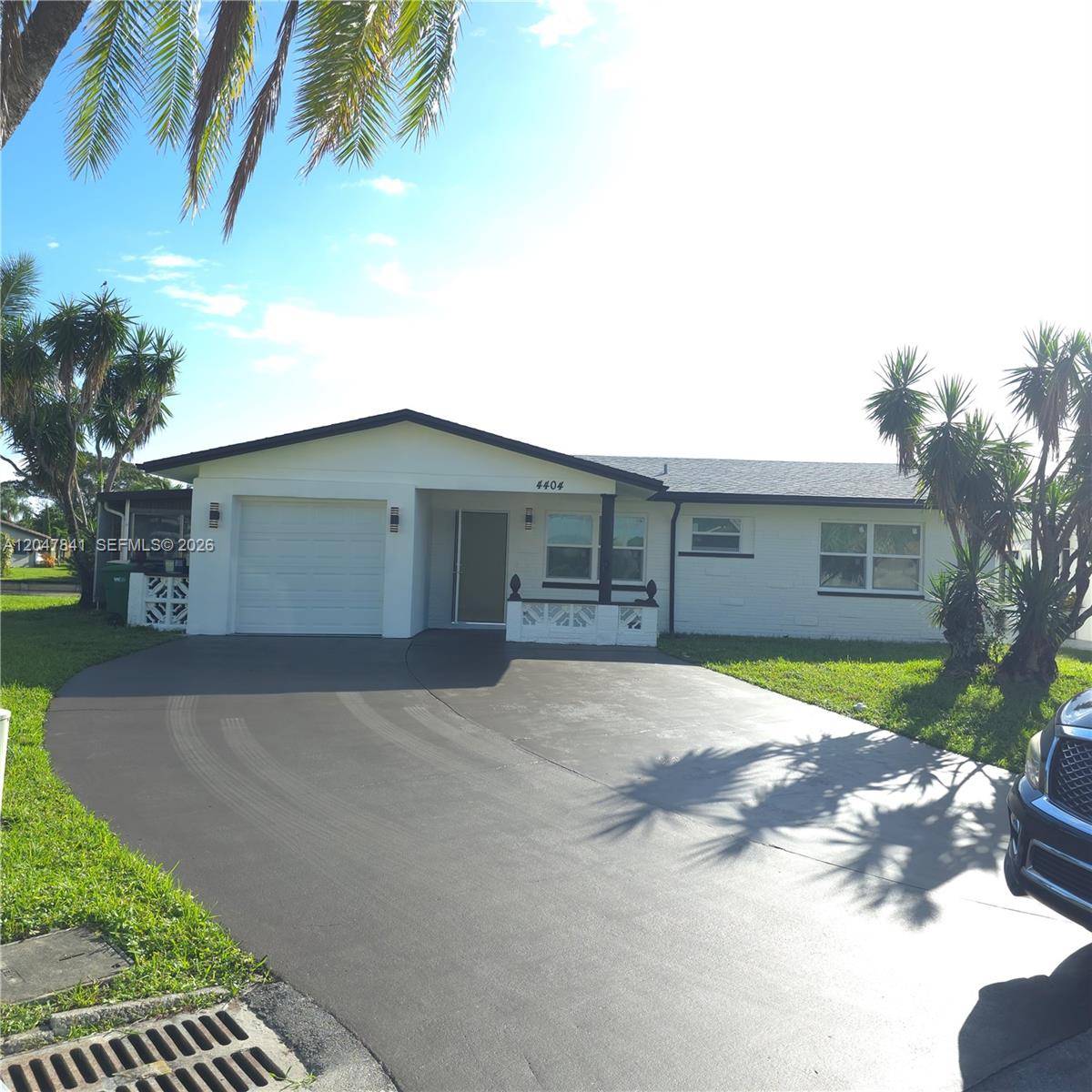 4404 NW 46th WayTamarac - picture