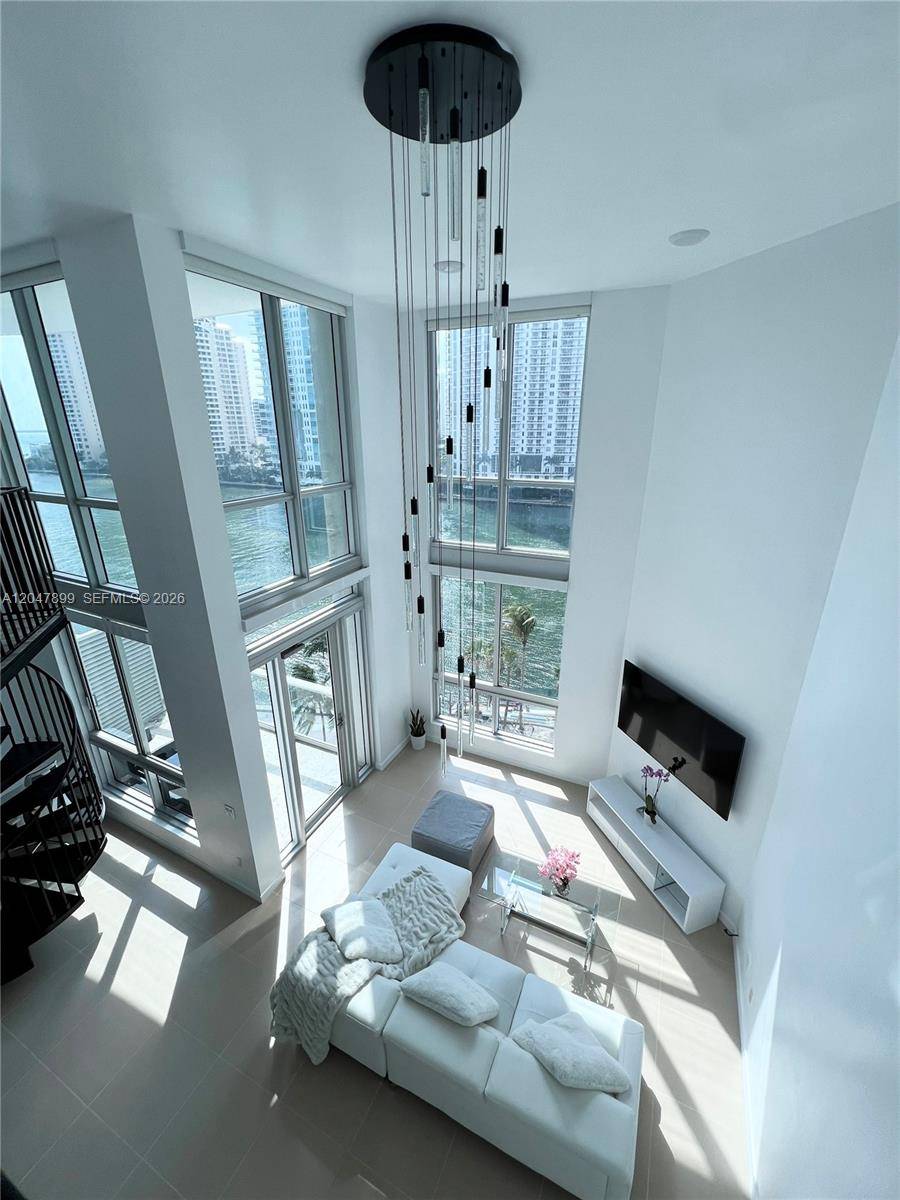 300 S Biscayne BlvdMiami - Condo 5+ Stories,Condo condo unit L-814 - picture