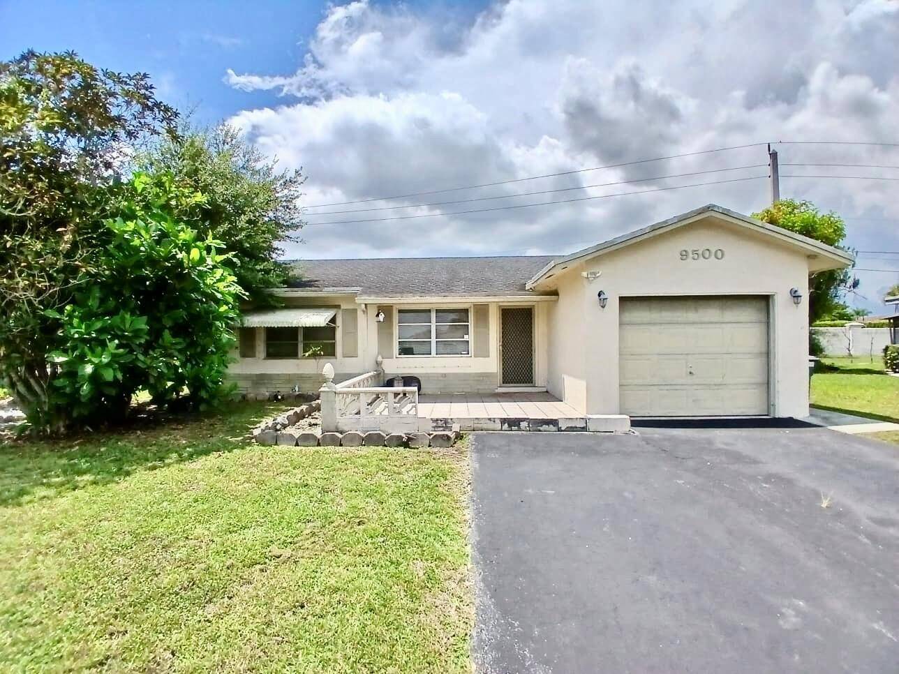 9500 NW 70thTamarac - picture