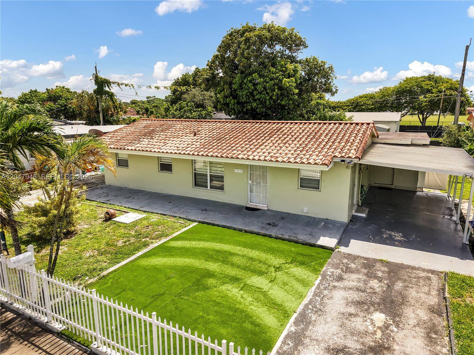 19200 NW 44th AveMiami Gardens - picture