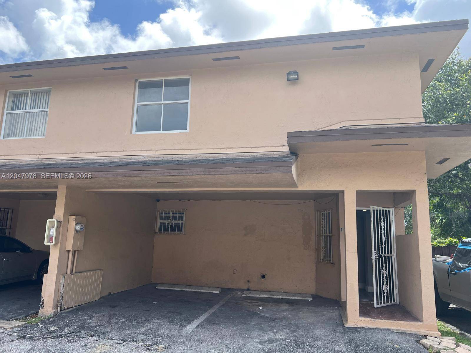 451 NE 136th StNorth Miami - Townhouse condo unit I-101 - picture