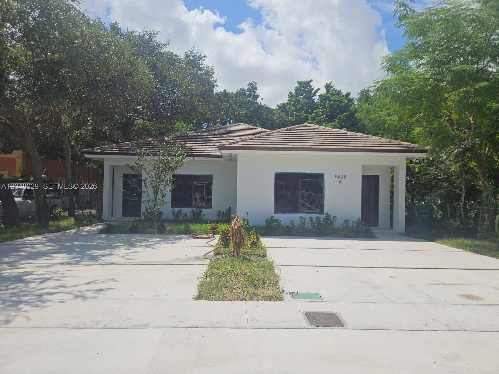 5428 NW 3rd AveMiami - Duplex/Tri/Quad-Annual,Multi Family condo unit B - picture