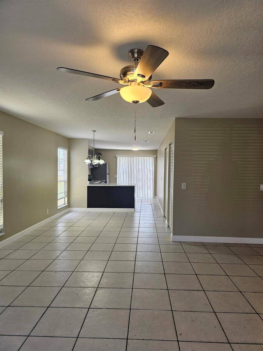 4876 OrleansHaverhill - Townhouse condo unit A - picture