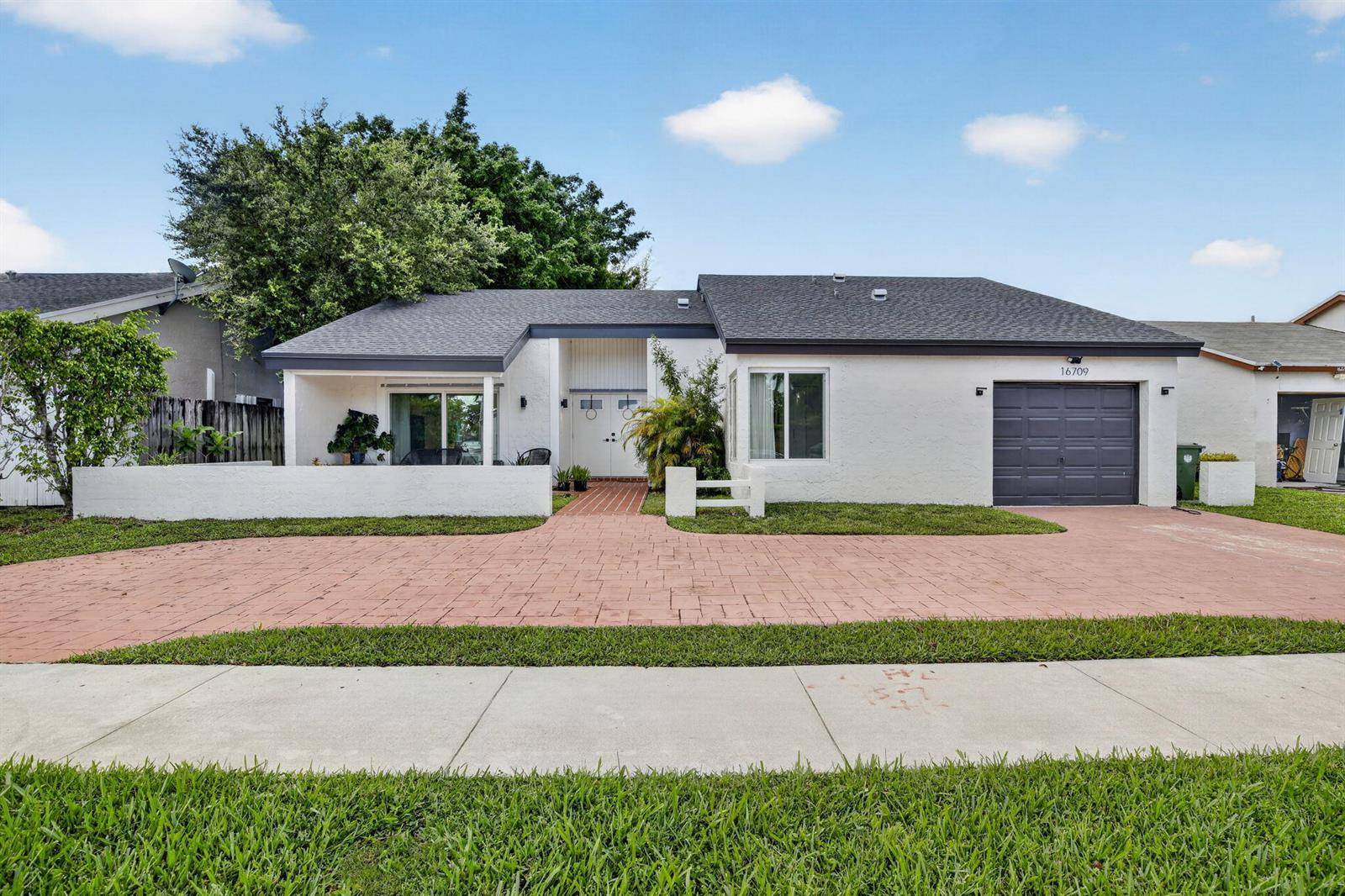 16709 SW 5thWeston - picture