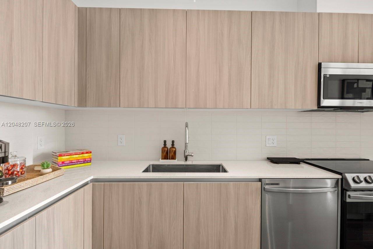 2800 SW 27th TerraceMiami - Apartments-Annual,Apartment condo unit 1116 - picture