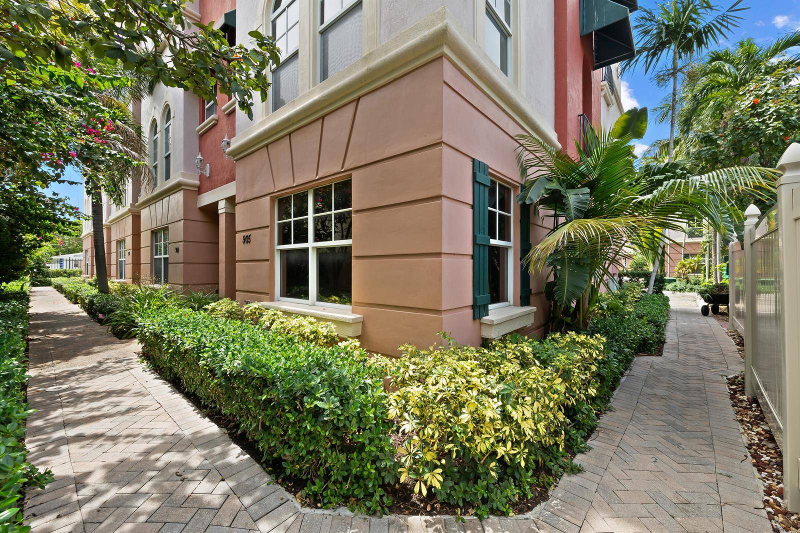 1033 NE 17thFort Lauderdale - VILLA MEDICI CONDO condo unit 905 - picture