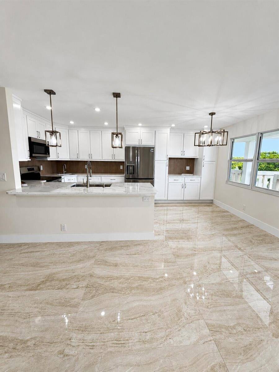 4047 Ainslie CBoca Raton - AINSLIE AT CENTURY VILLAGE condo unit 4047 - picture
