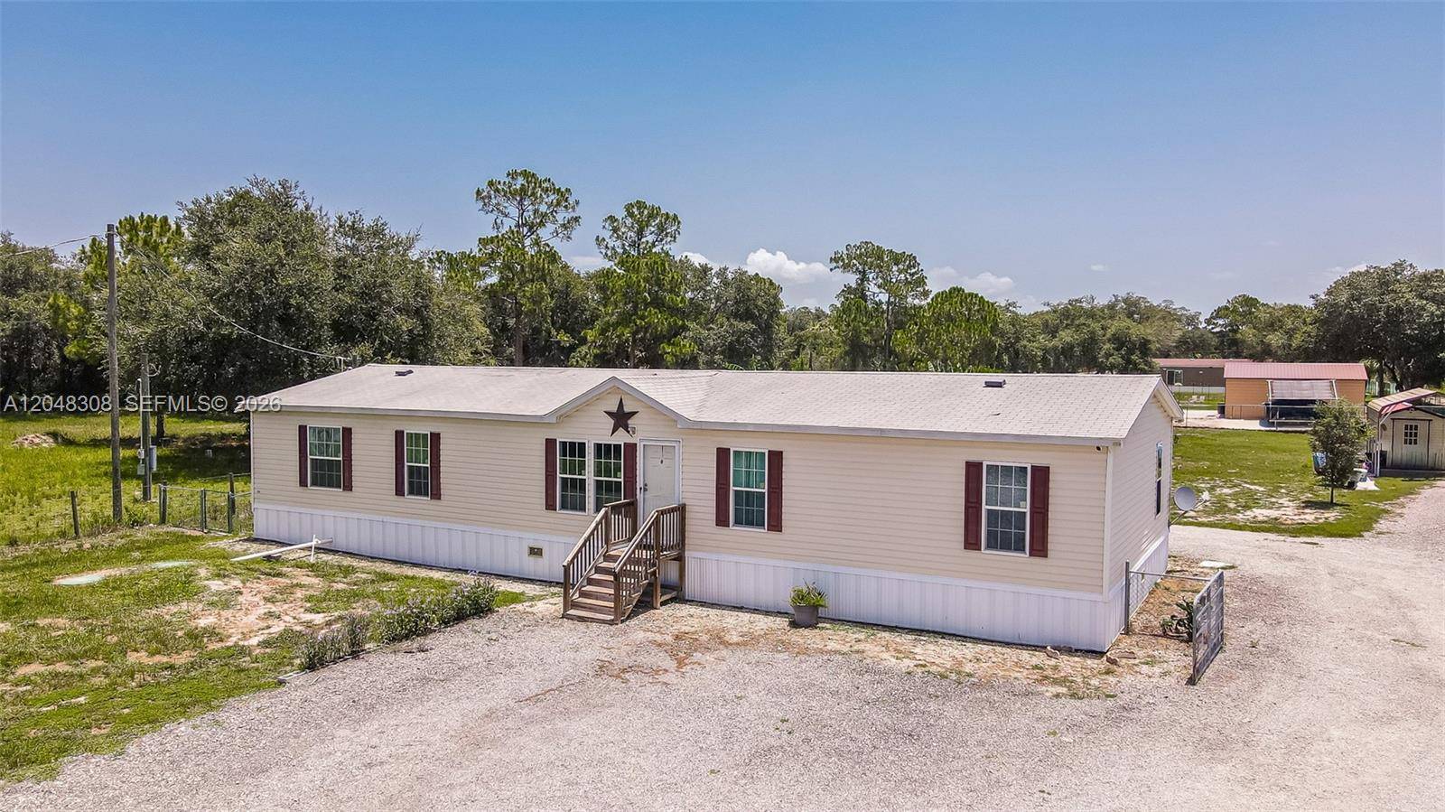 585 S Lindero STClewiston - picture
