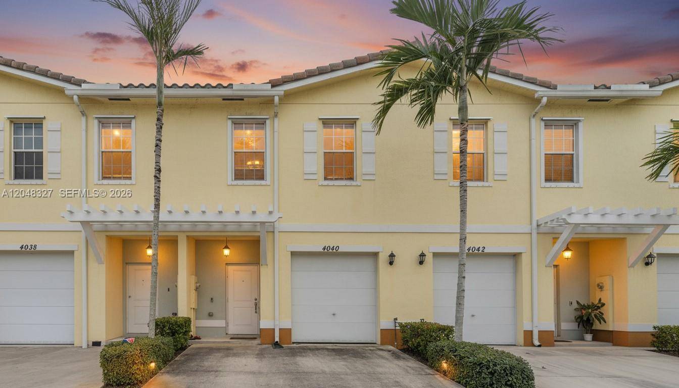 4040 NW 11th StLauderhill - picture