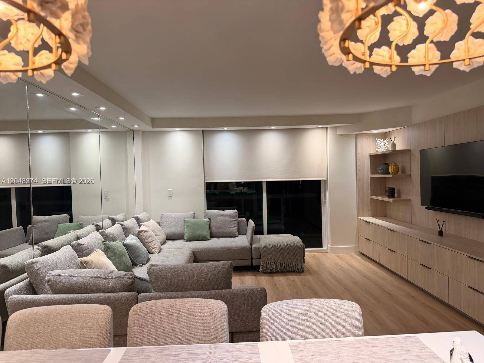 10275 Collins AveBal Harbour - Condo/Co-Op/Annual,Condo condo unit 333 - picture
