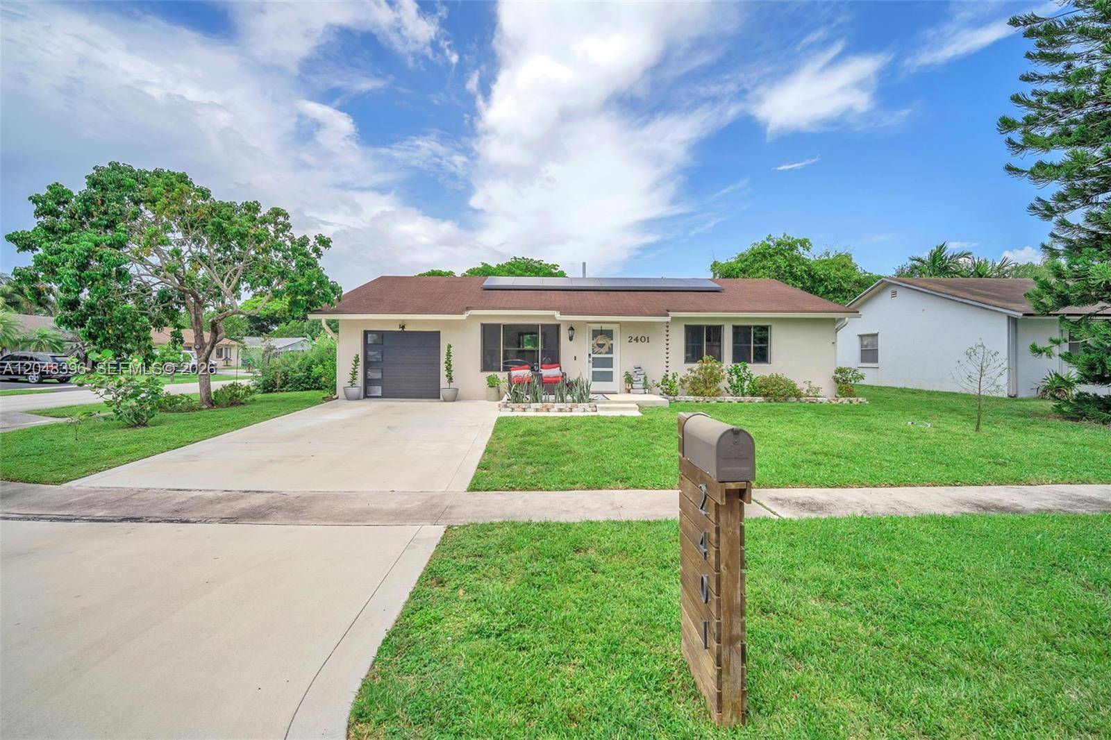 2401 NW 110th TerSunrise - Single Family-Annual,House condo unit 2401 - picture