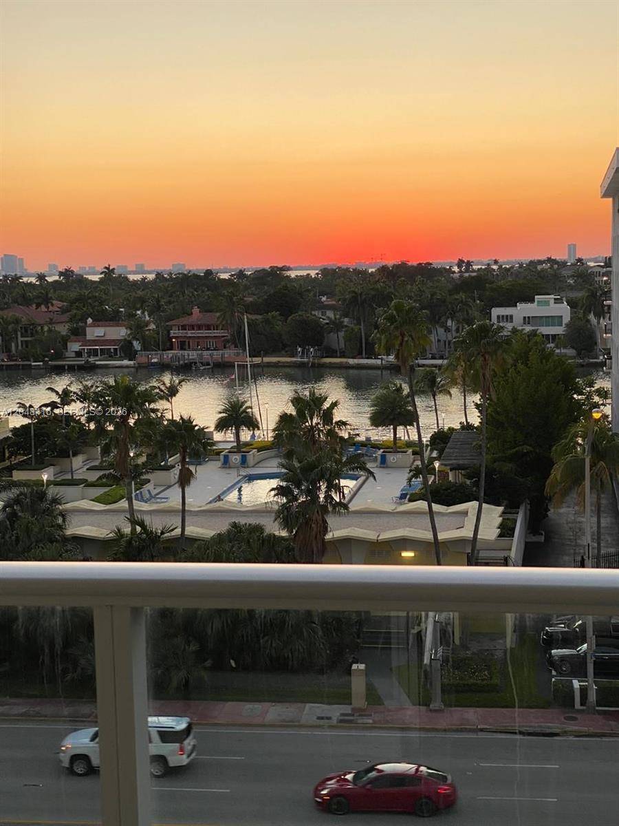 5601 Collins AveMiami Beach - Condo 5+ Stories,Condo condo unit 722 - picture