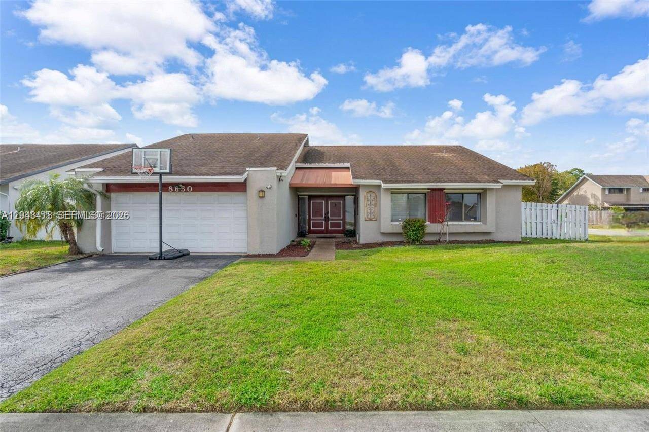 8650 NW 46th CtLauderhill - picture