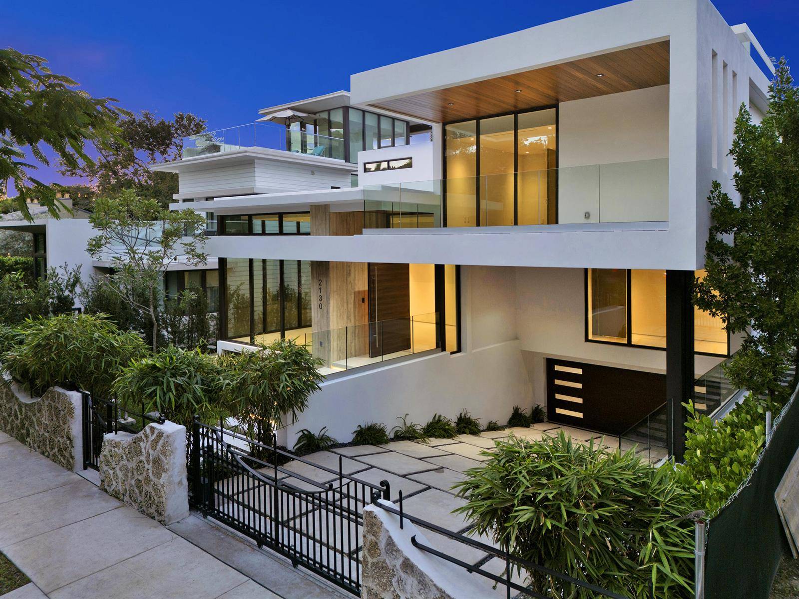 2130 S MiamiMiami - picture