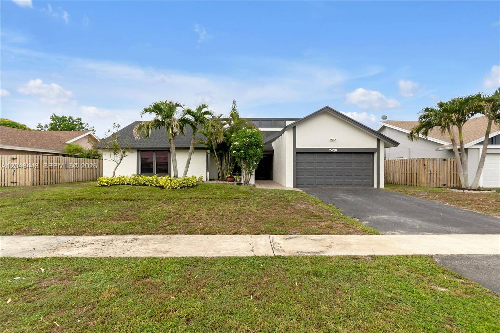 7428 NW 49th CtLauderhill - picture