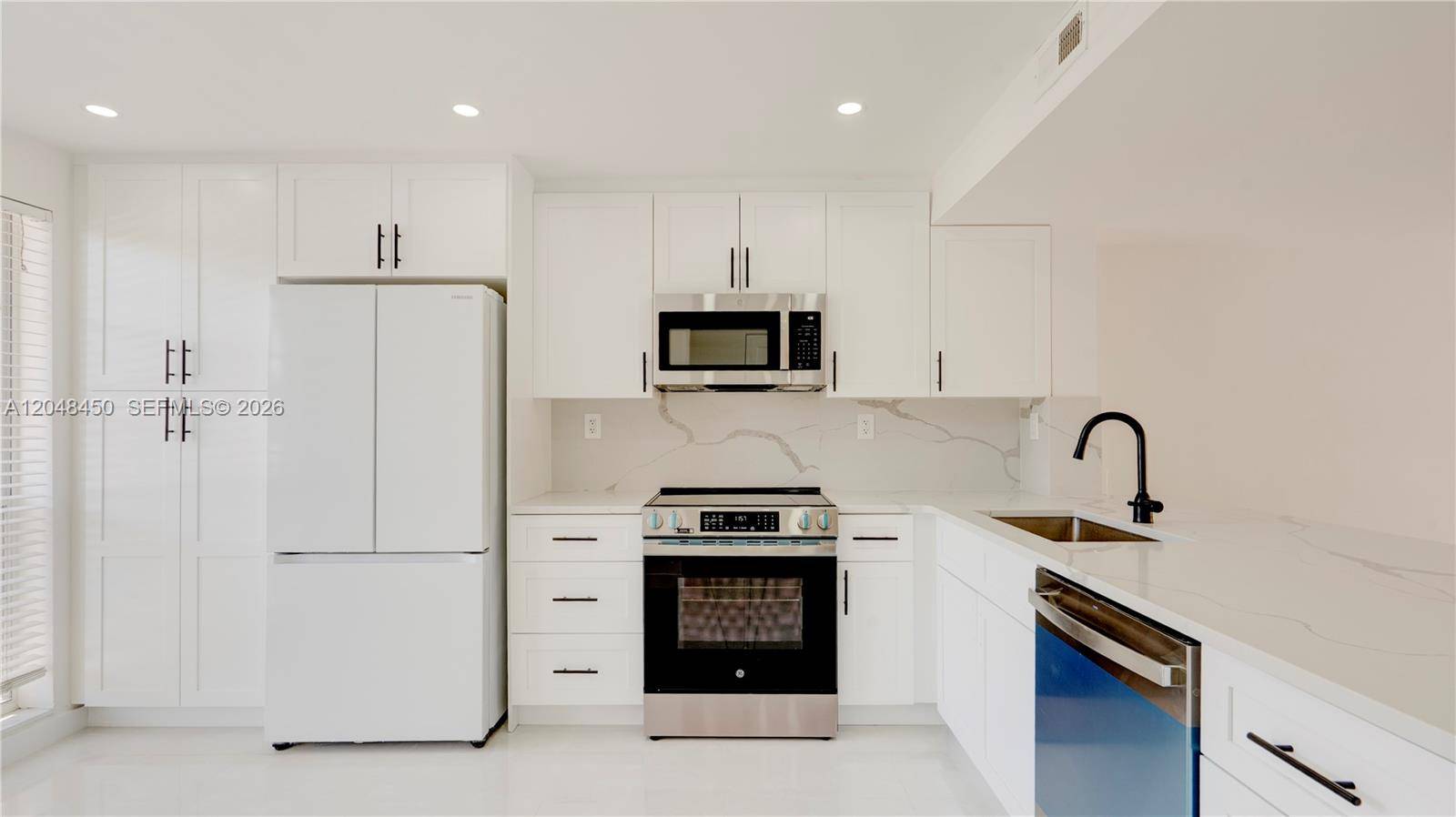 933 NE 24th AveHallandale Beach - VENETIAN PARK III CONDO,VENETIAN PARK condo unit 169 - picture