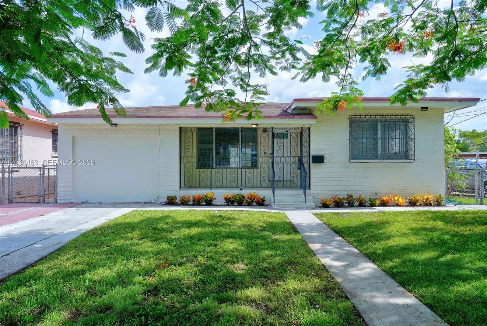 2323 NW 1st StMiami - picture