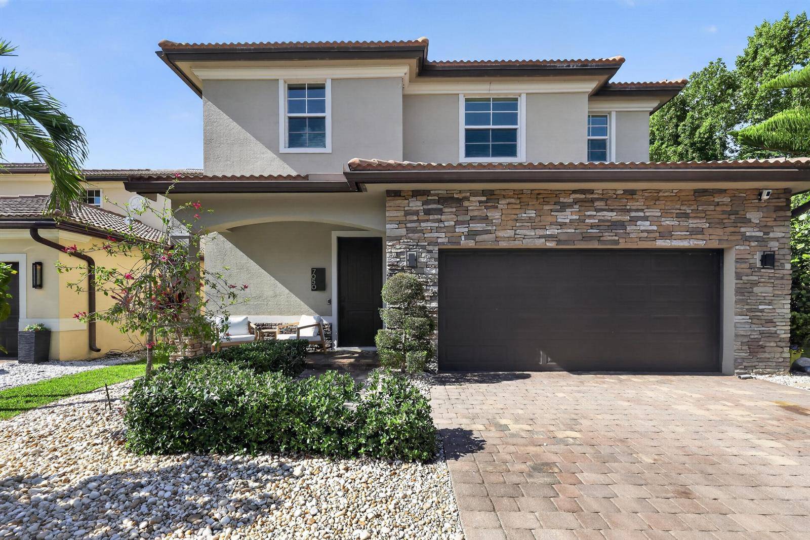 7050 Limestone Cay - picture