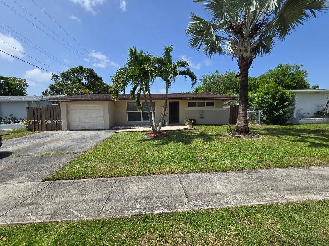 8461 NW 27th PlSunrise - picture