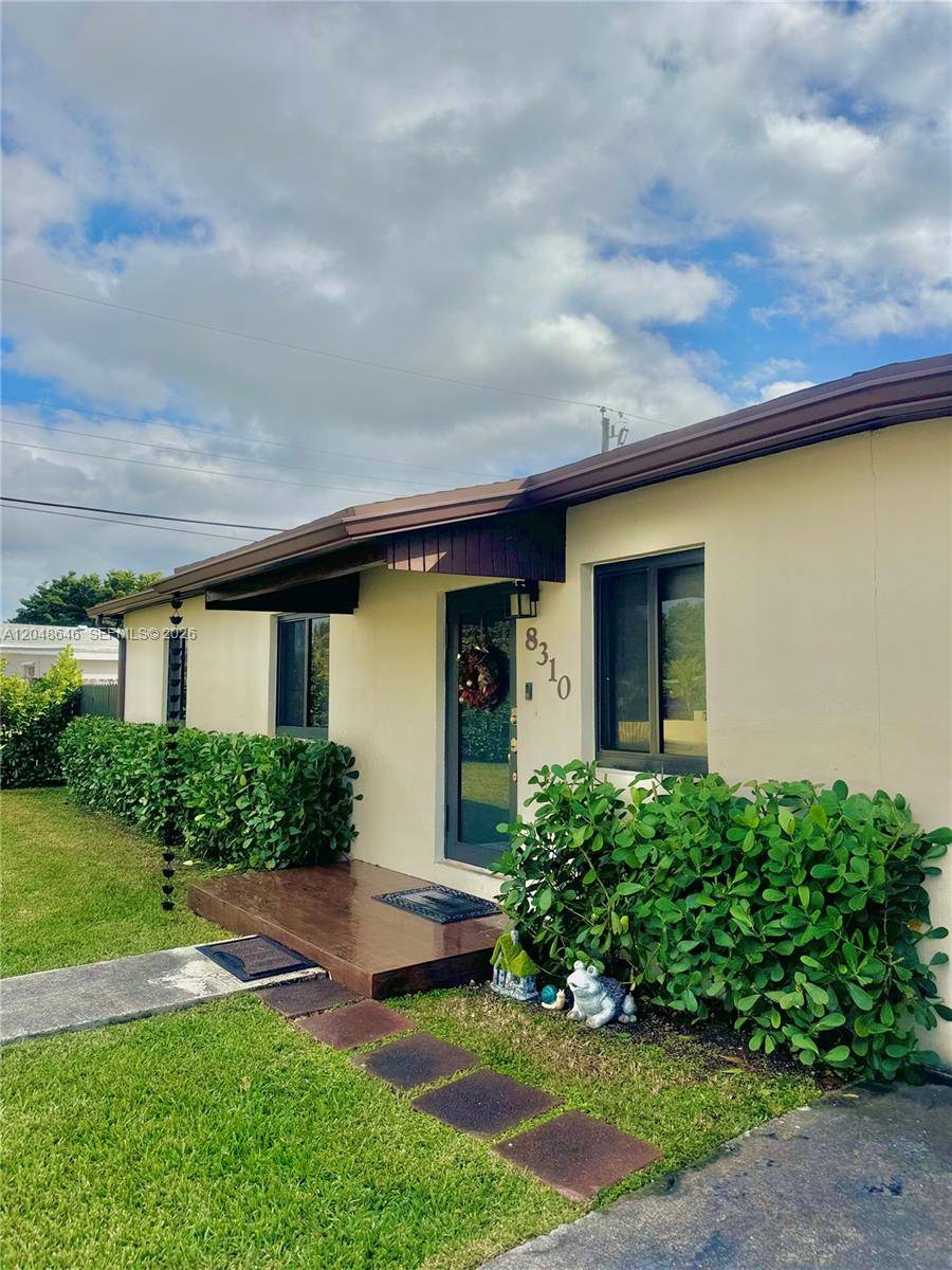 8310 SW 37th StMiami - picture