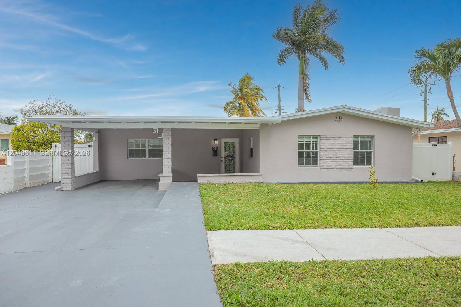 913 NE 2nd StHallandale Beach - picture