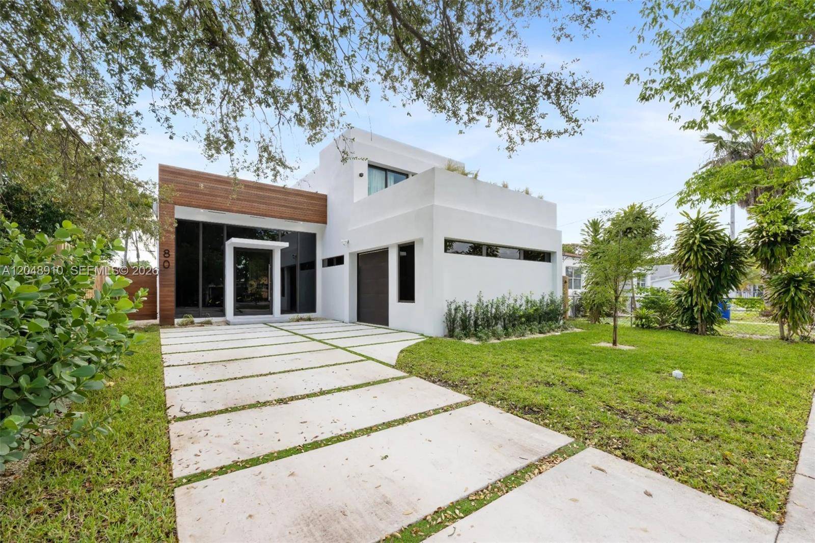 80 NW 45th StMiami - picture