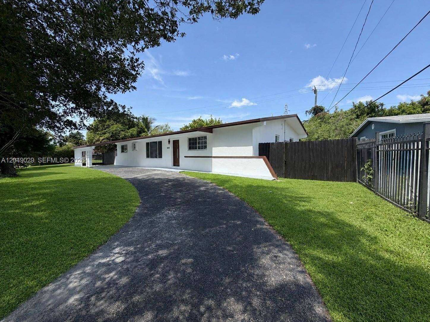 19202 NW 23rd CtMiami Gardens - picture