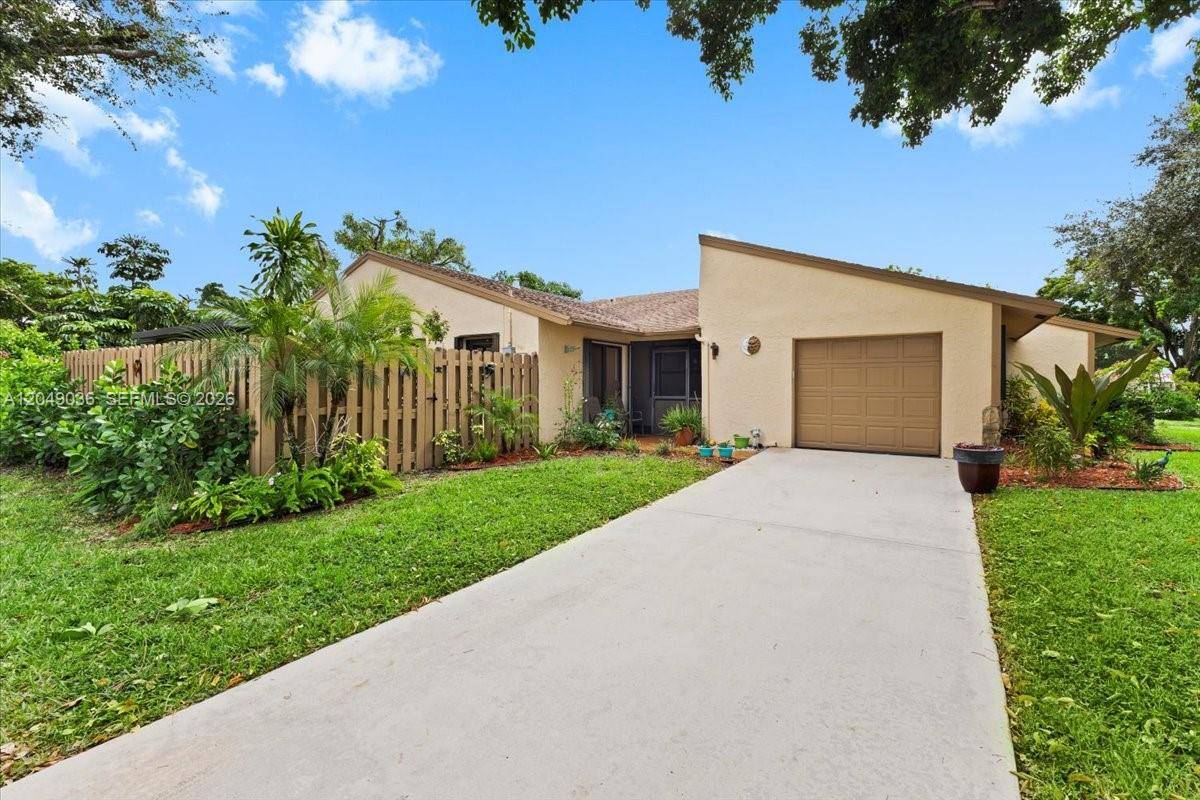 901 NW 26th AveDelray Beach - picture