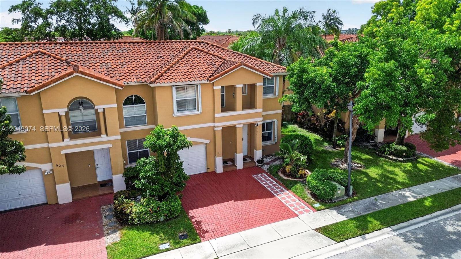 913 NW 135th AvePembroke Pines - picture