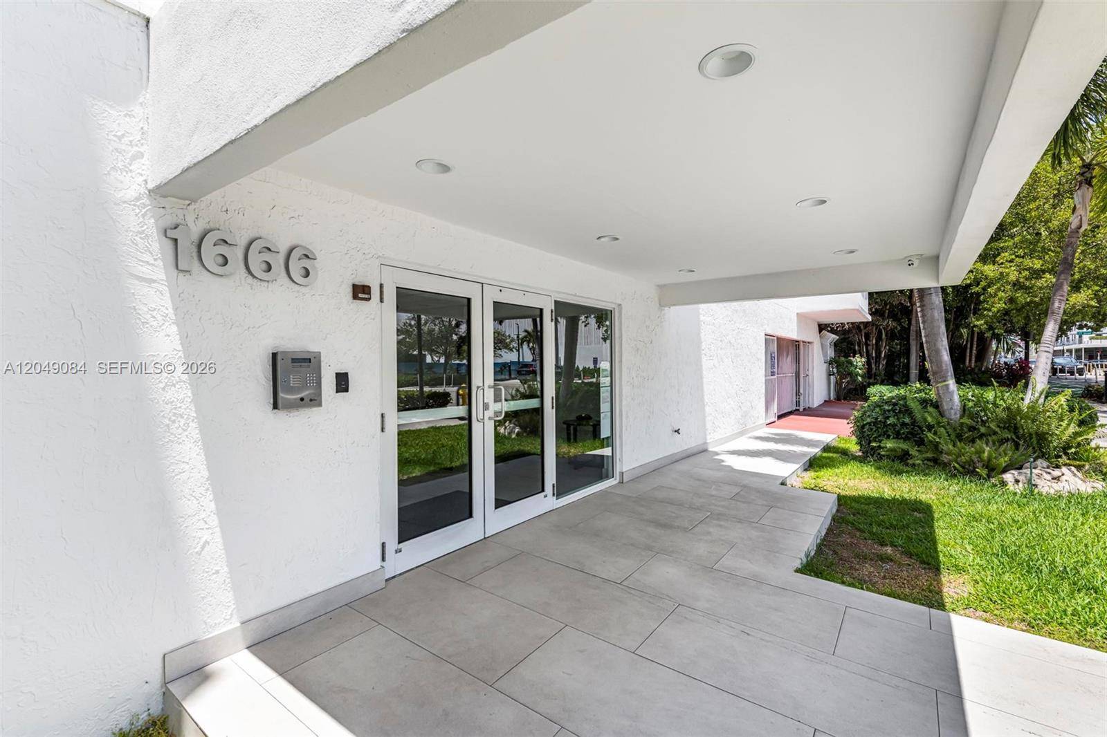 1666 West AveMiami Beach - WEST BAY GARDENS CONDO condo unit 404 - picture