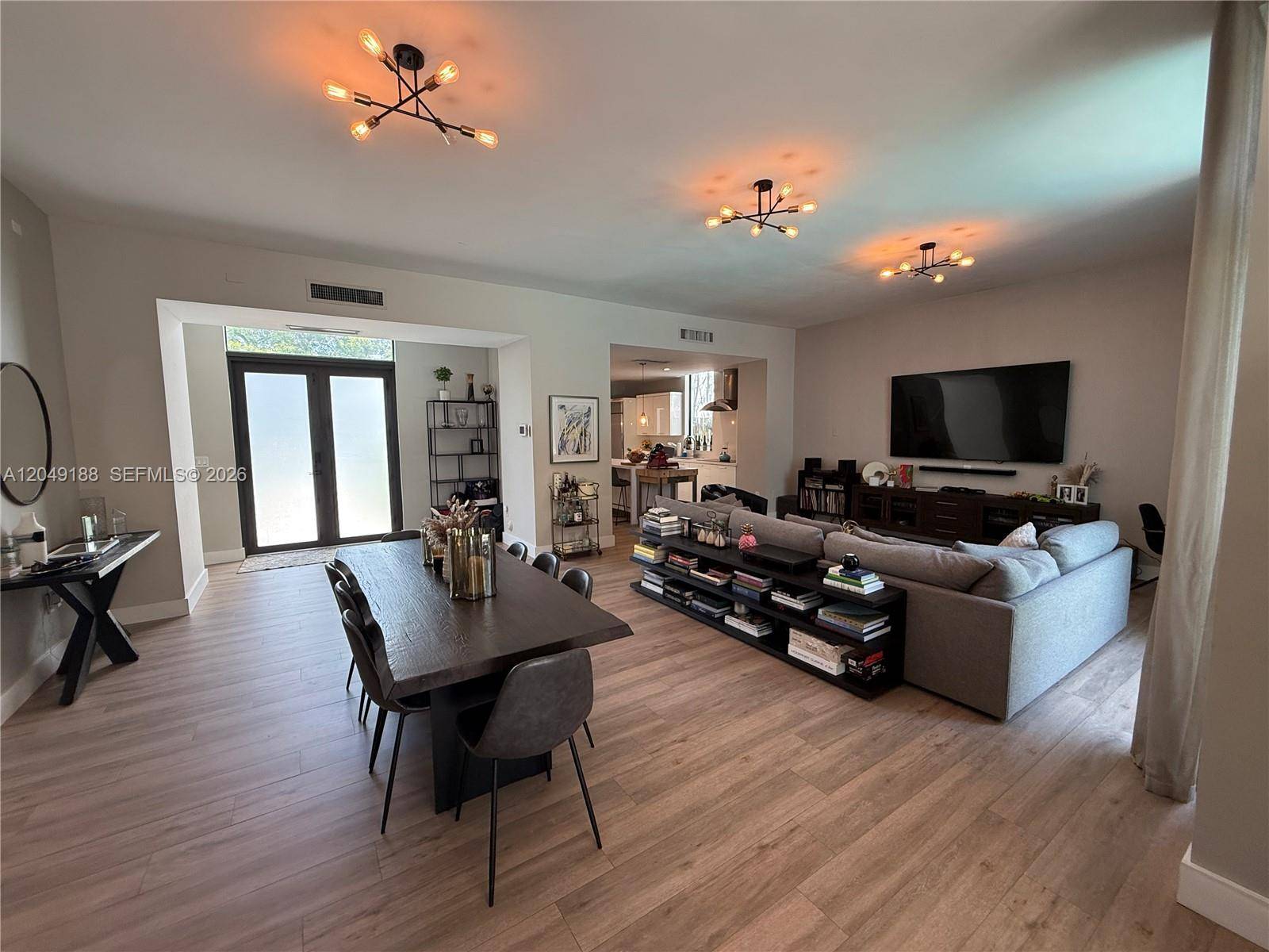 8631 Arboretum LnMiami - picture