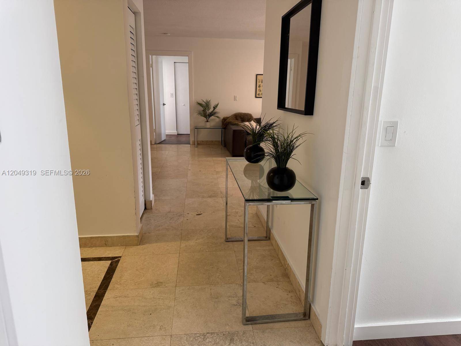19555 E Country Club DrAventura - THE YACHT CLUB AT AVENTUR condo unit 8602 - picture