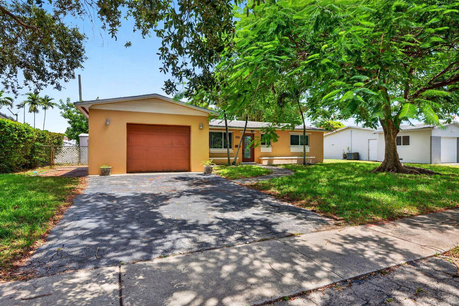 7151 SW 5thPembroke Pines - picture