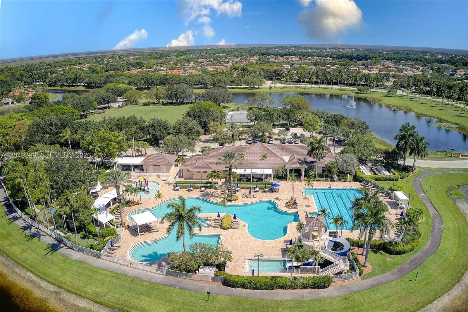 899 Phoenix WayWeston - picture