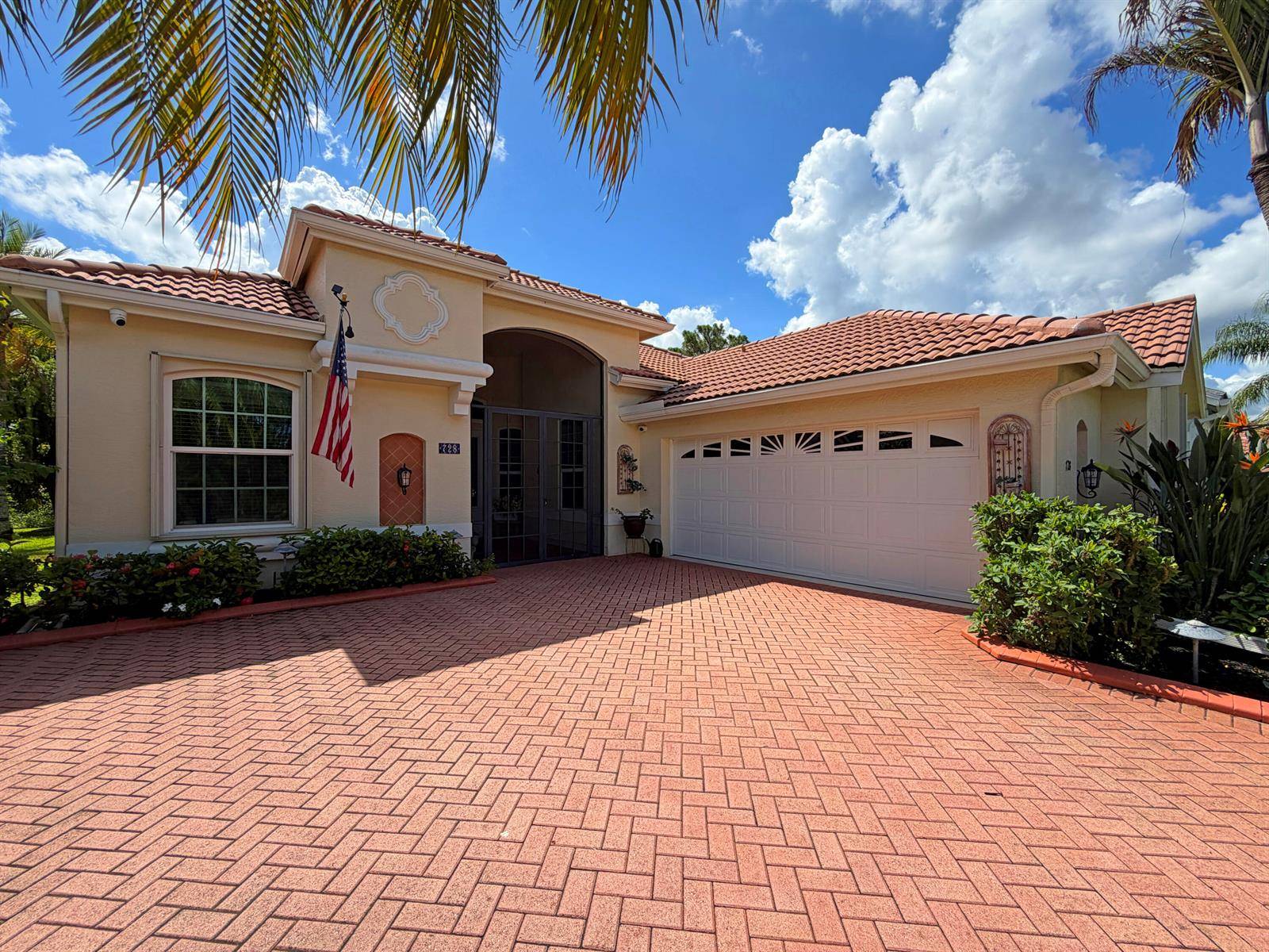 728 SW Lake CharlesPort St. Lucie - picture