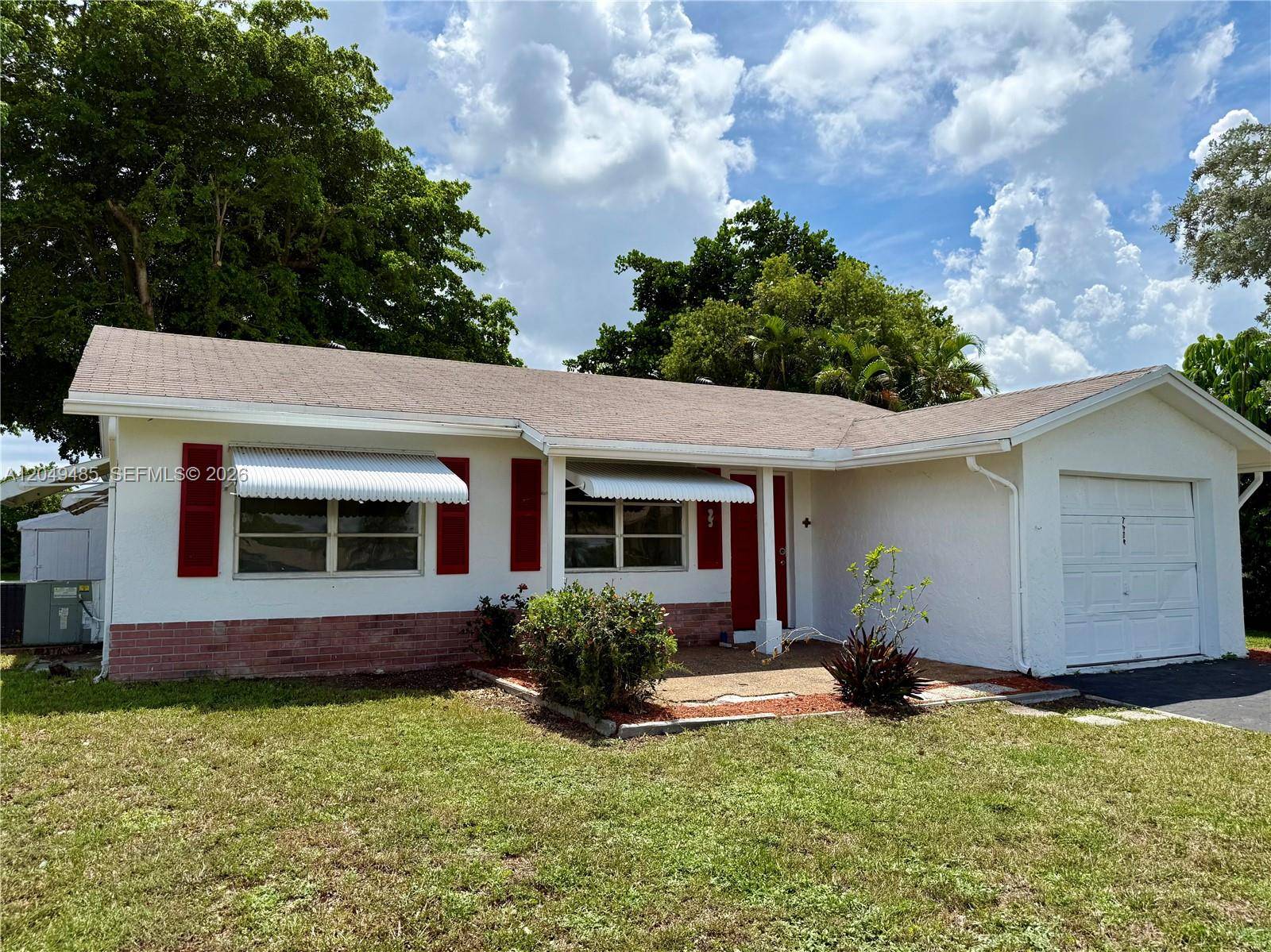 7008 NW 89th AveTamarac - picture