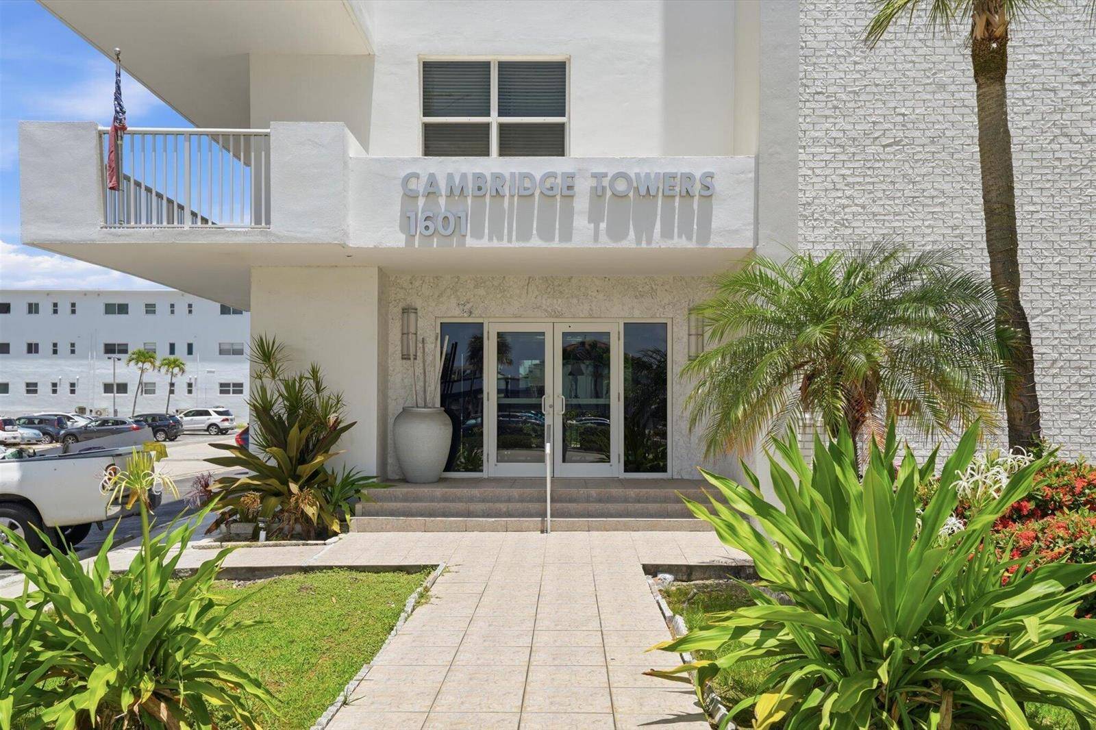 1601 S OceanHollywood - CAMBRIDGE TOWERS CONDO condo unit 506 - picture