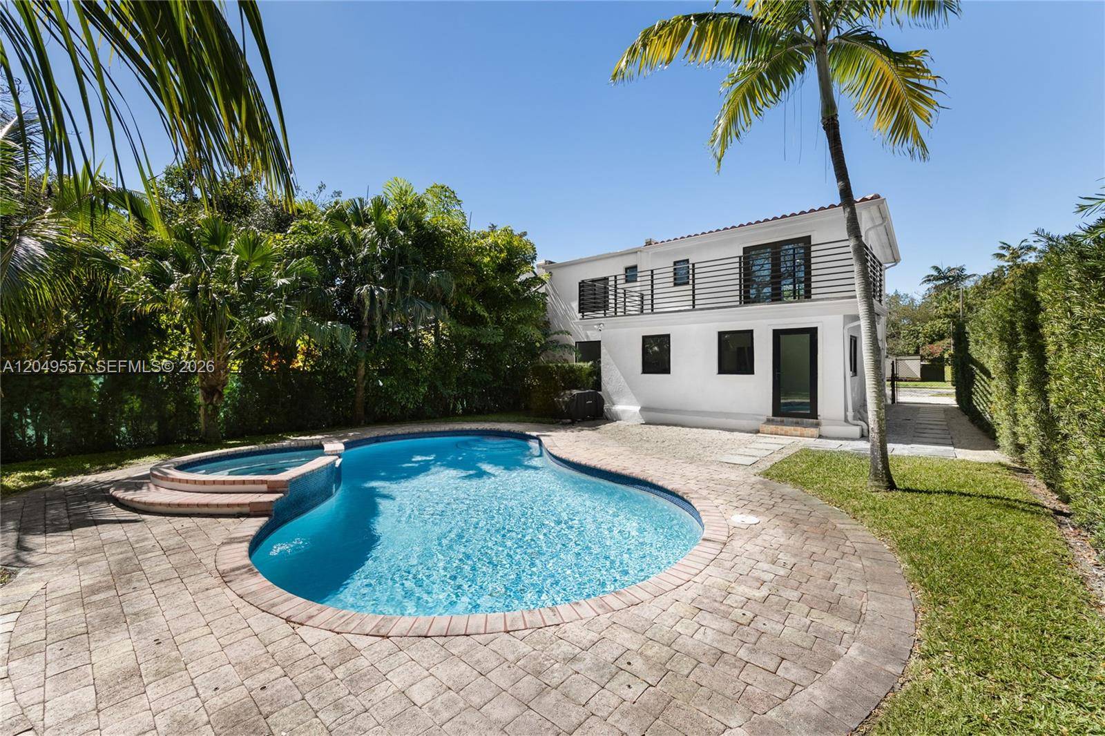 7111 SW 63rd AveSouth Miami - picture