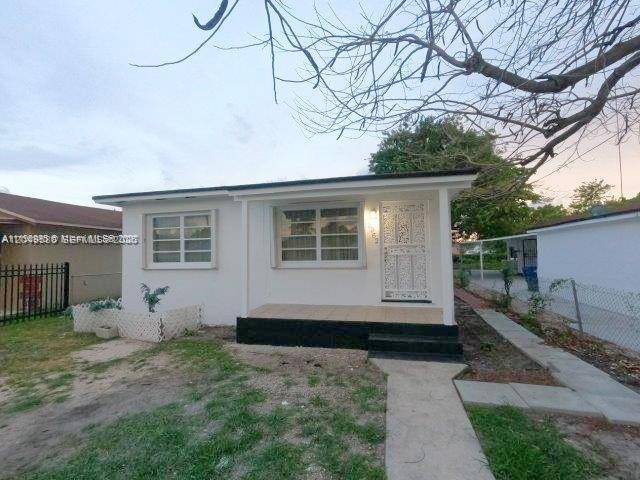 3062 NW 60th StMiami - picture