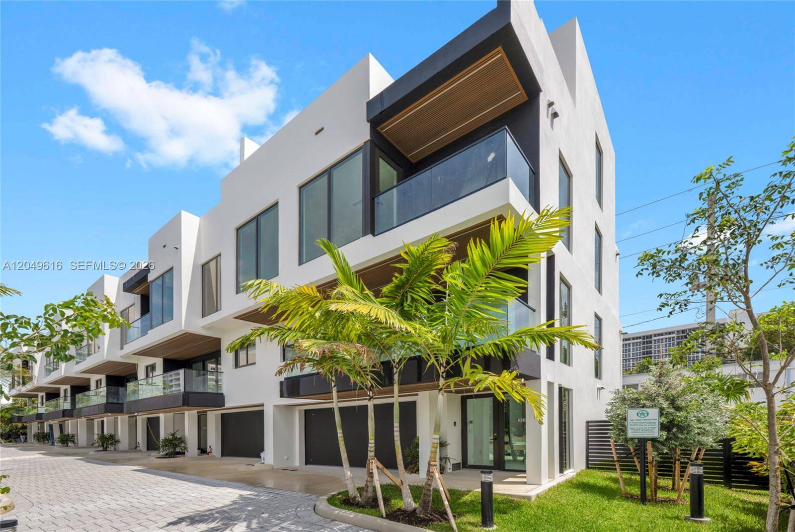 3220 NE 7th StPompano Beach - picture