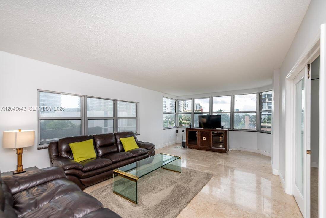 1985 S Ocean DrHallandale Beach - Condo 5+ Stories,Condo condo unit 2Q - picture