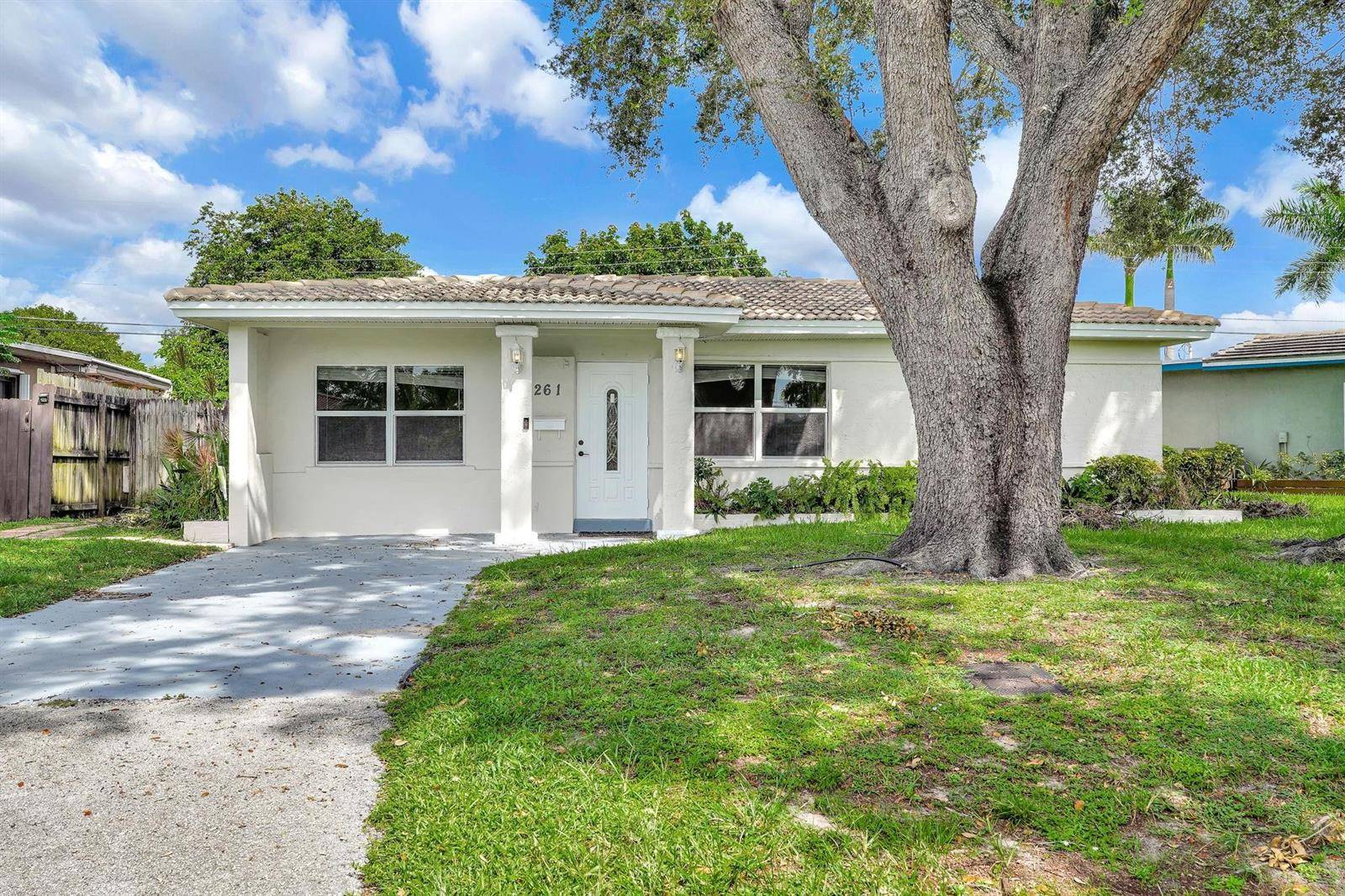 261 NE 45thOakland Park - picture