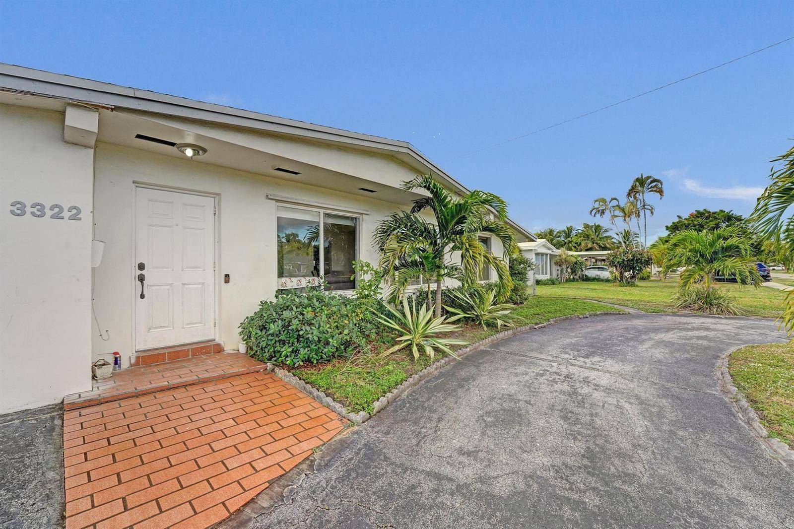 3322 MckinleyHollywood - picture