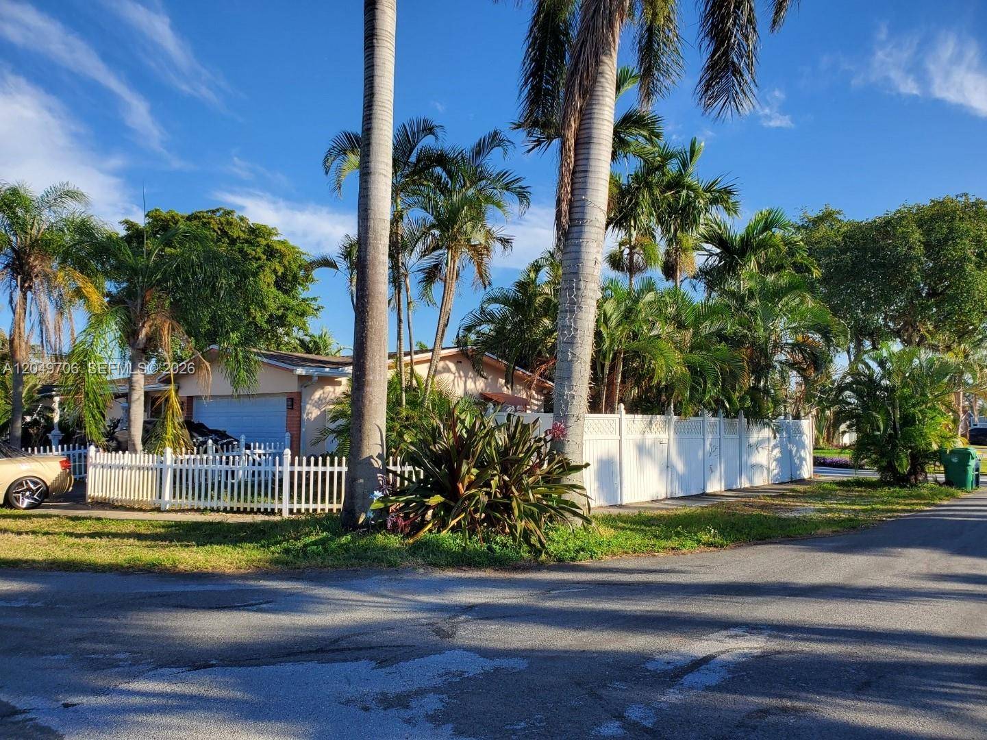 804 NW 8th StDania Beach - picture