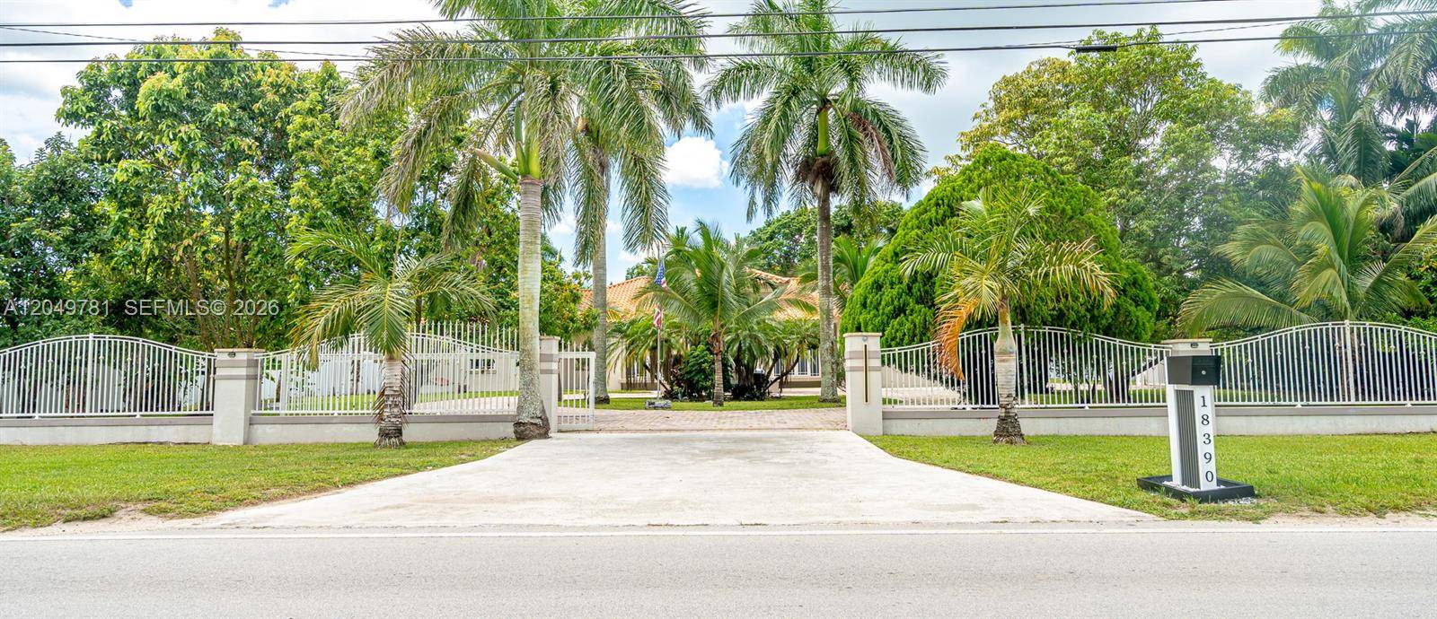 18390 SW 200th StMiami - picture