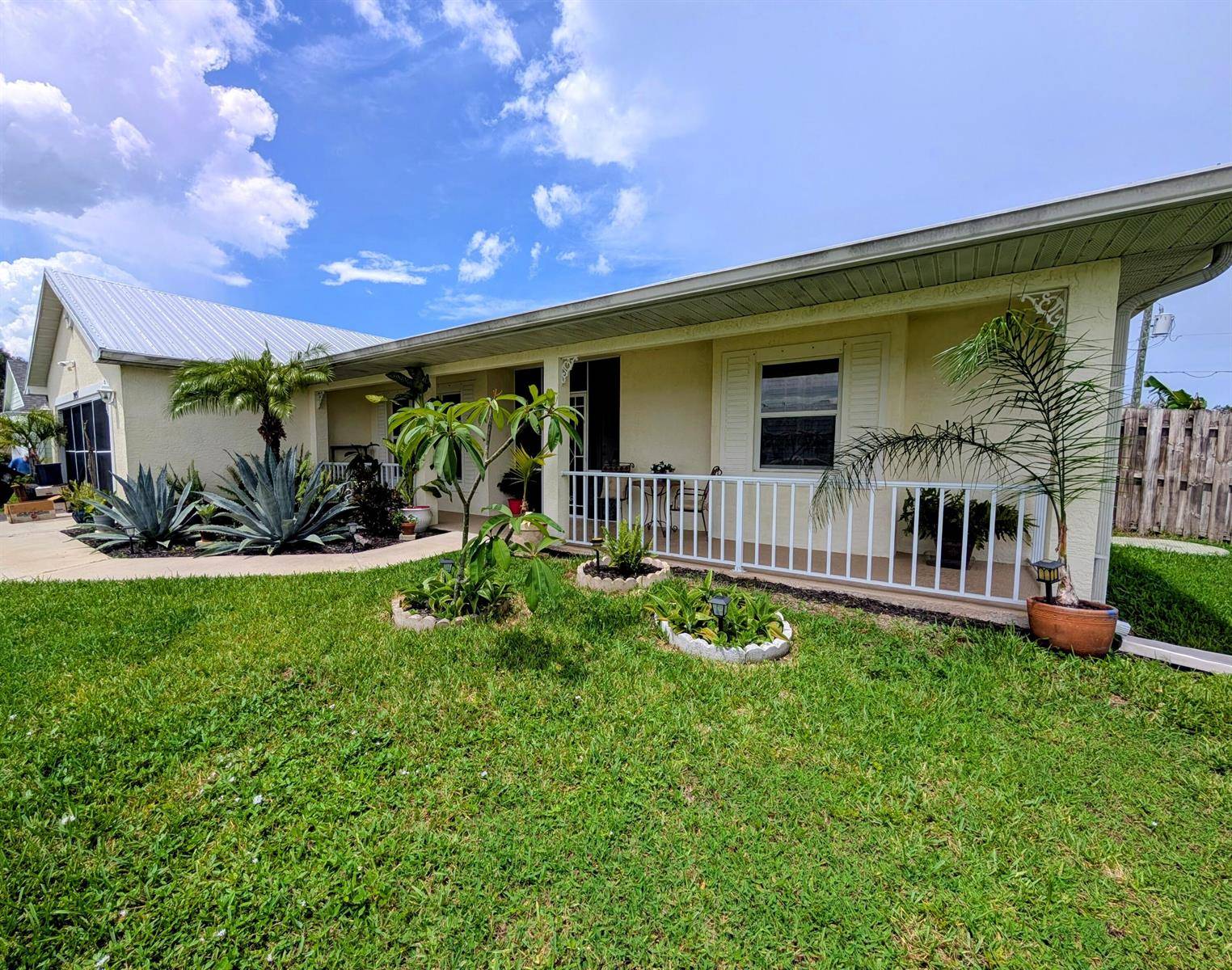 2097 SW LarchmontPort St. Lucie - picture