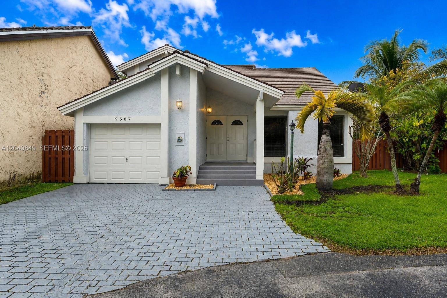 9587 SW 148th Ave Cir SMiami - picture