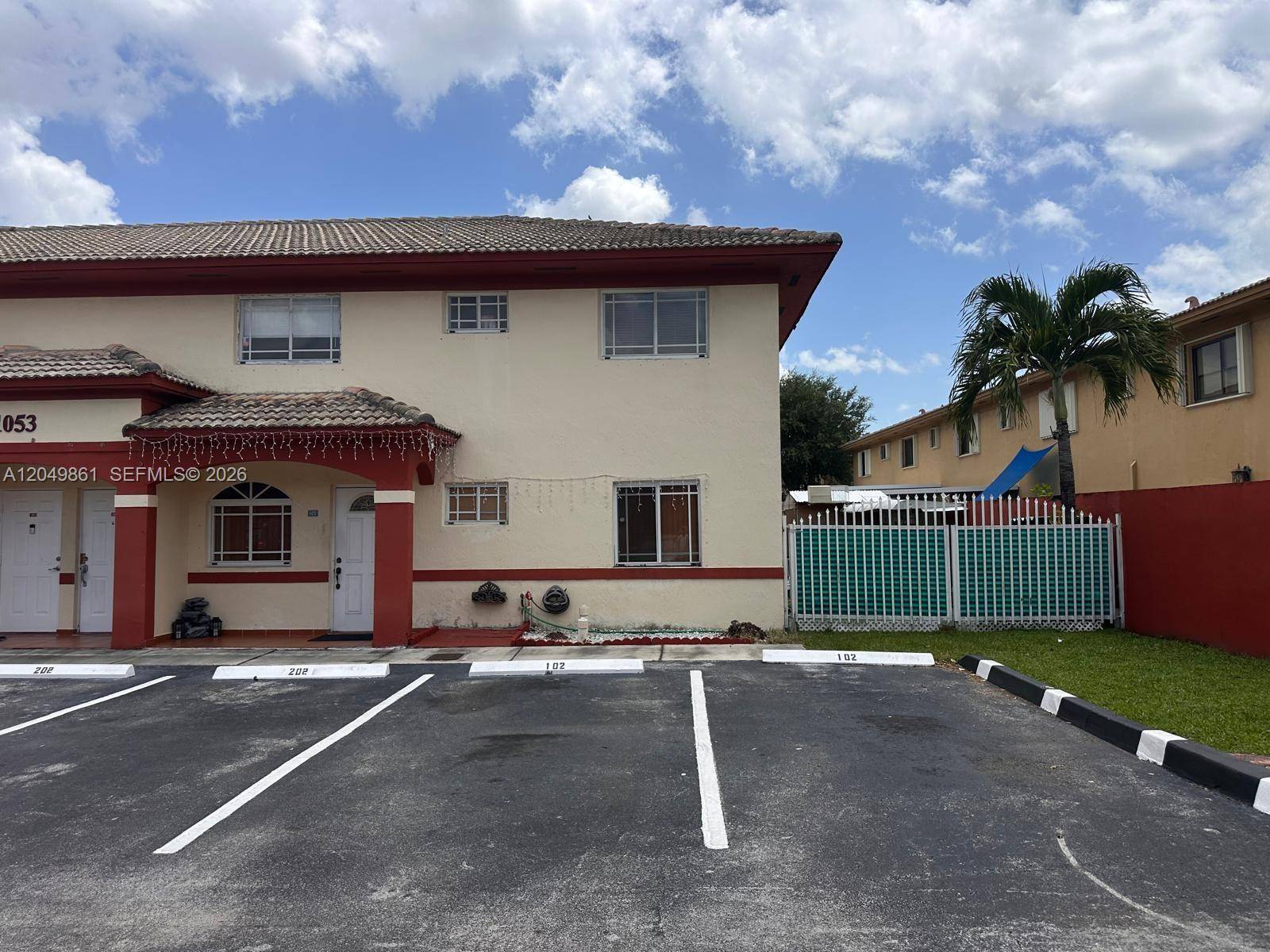 11053 W Okeechobee RdHialeah Gardens - Condo 1-4 Stories,Condo condo unit 102 - picture