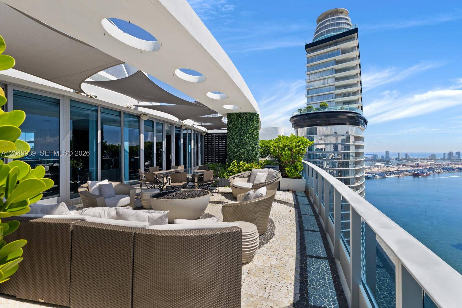 200 Biscayne Boulevard WayMiami - EPIC WEST CONDO condo unit PH-5404 - picture