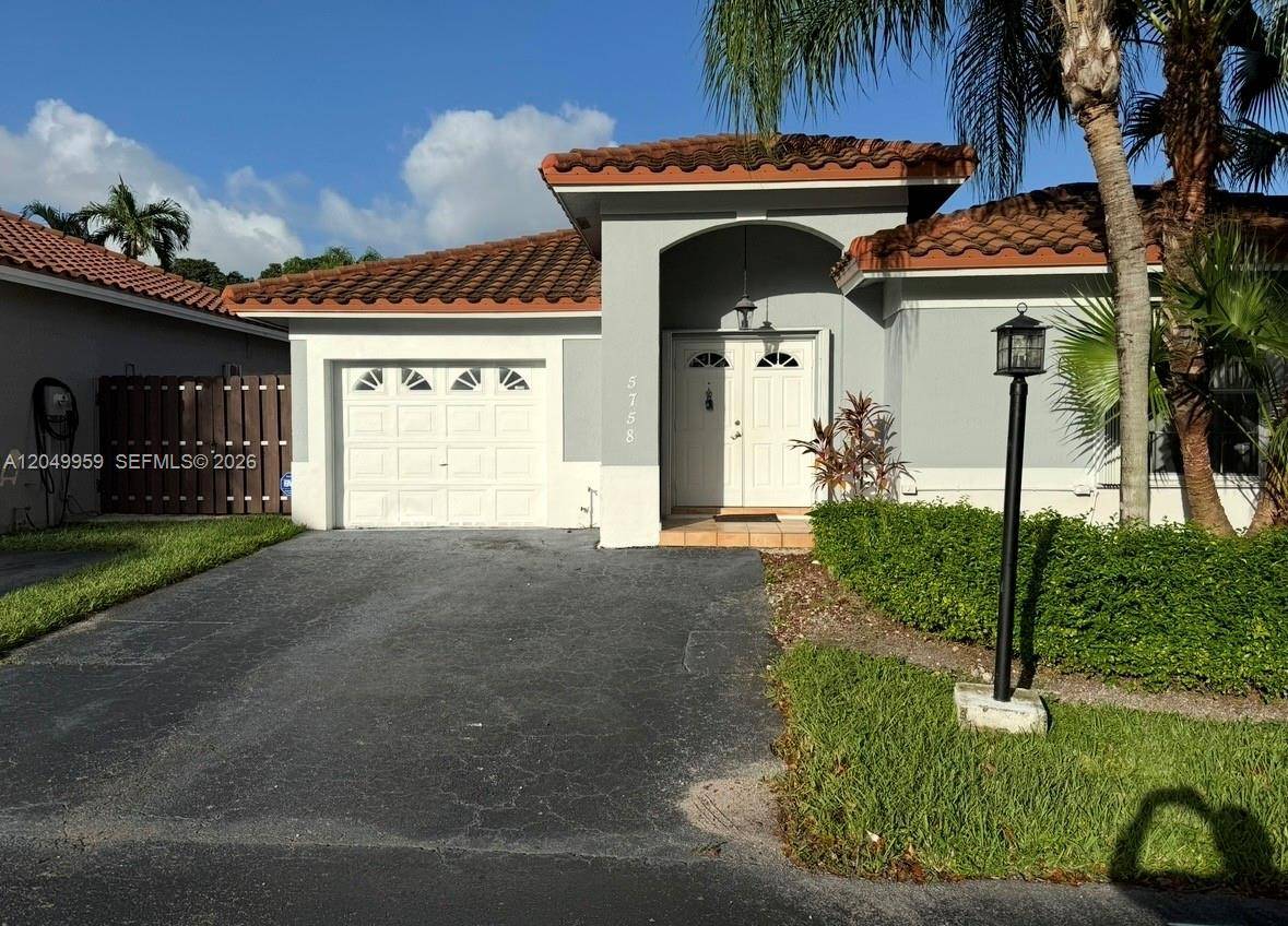 5758 NW 97th PlDoral - picture